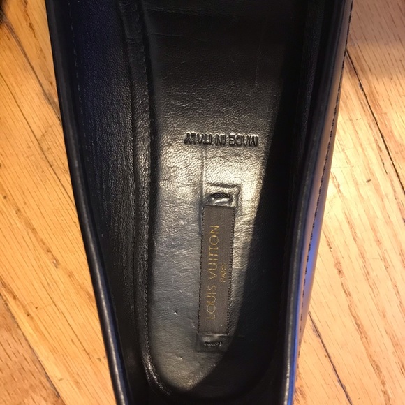 Luis Vuitton authentic moccasins size 7 - Picture 2 of 8